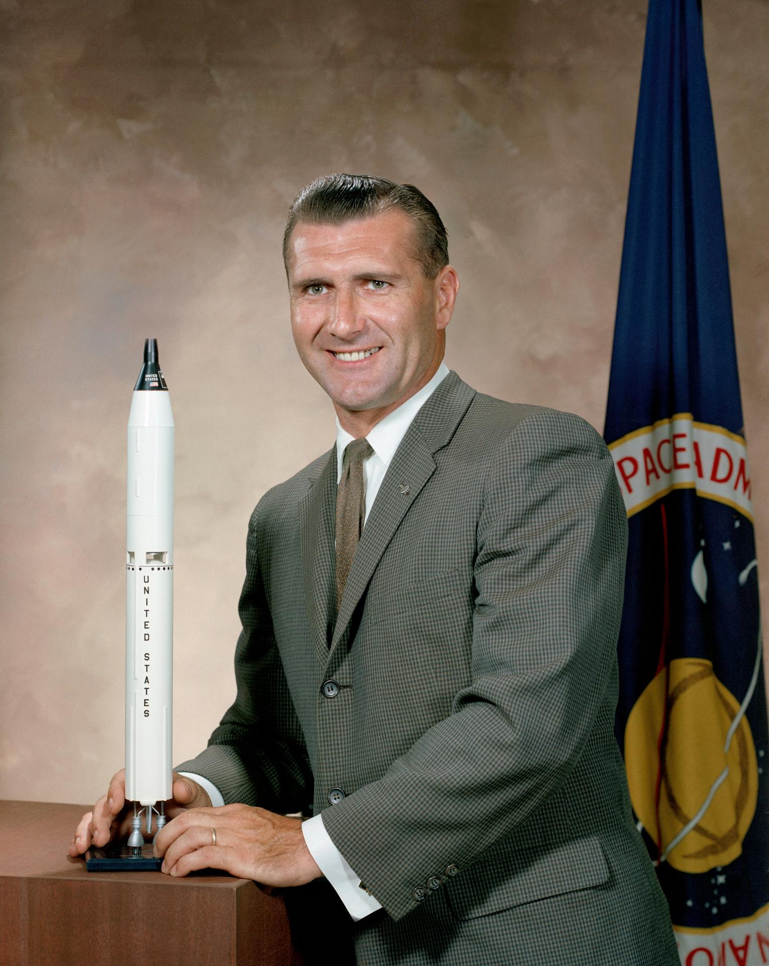 Richard F. Gordon Jr. — NASA arşiv fotoğrafı.
