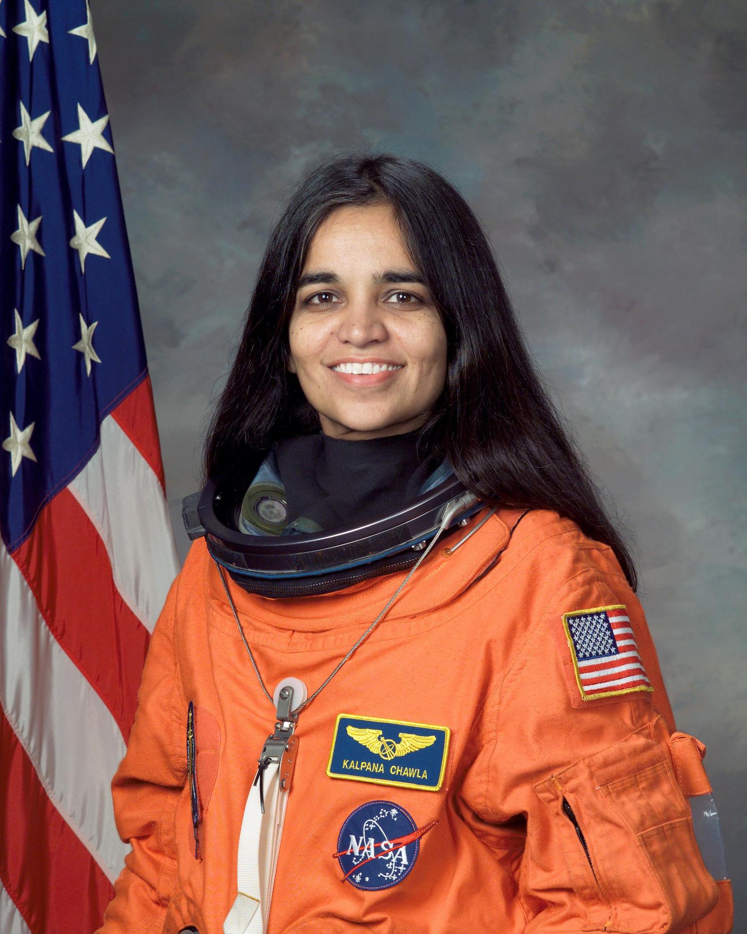 Kalpana Chawla; NASA arşivindeki astronot portresi.