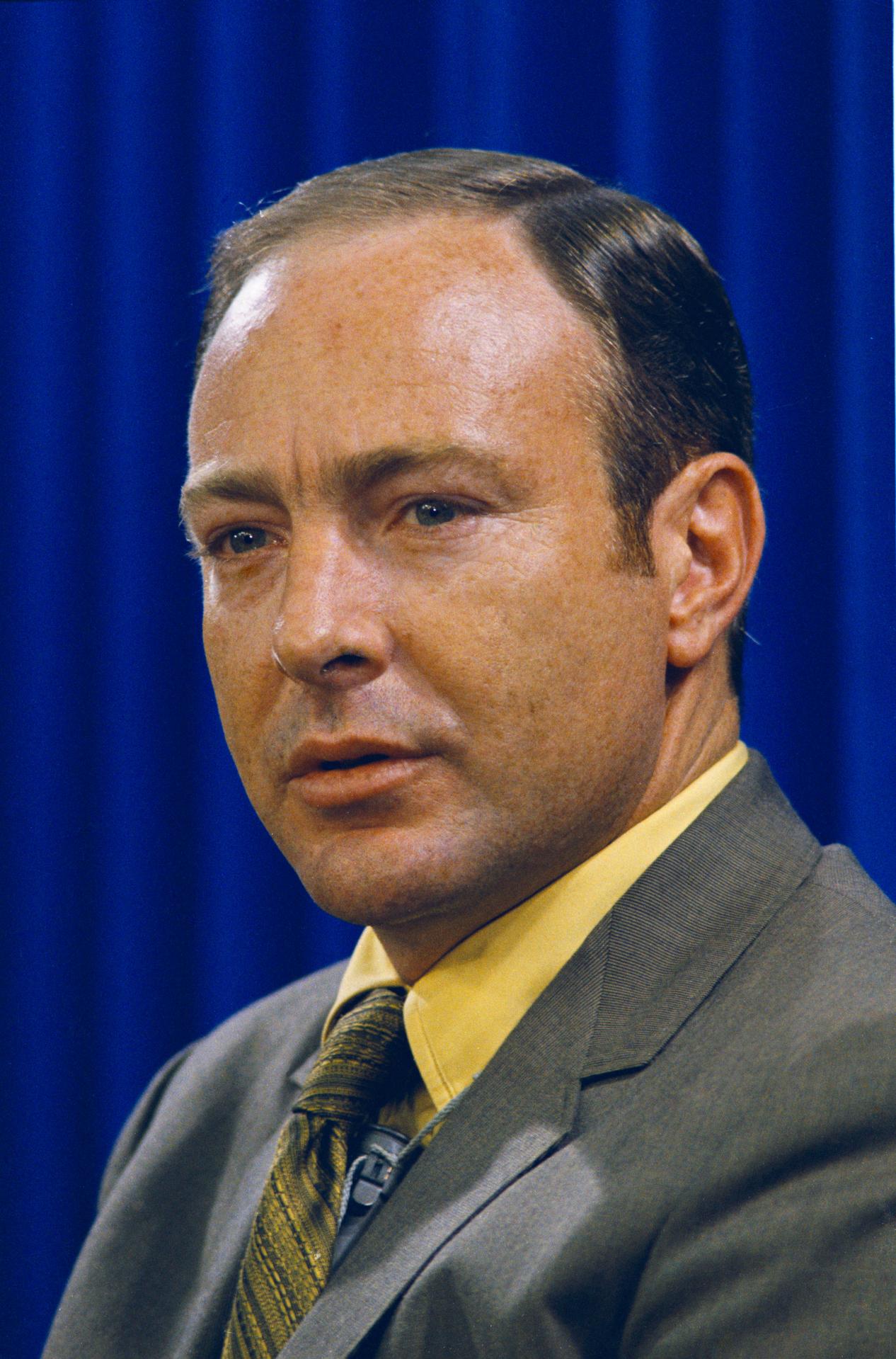 Edgar Mitchell’in NASA arşivindeki portresi.