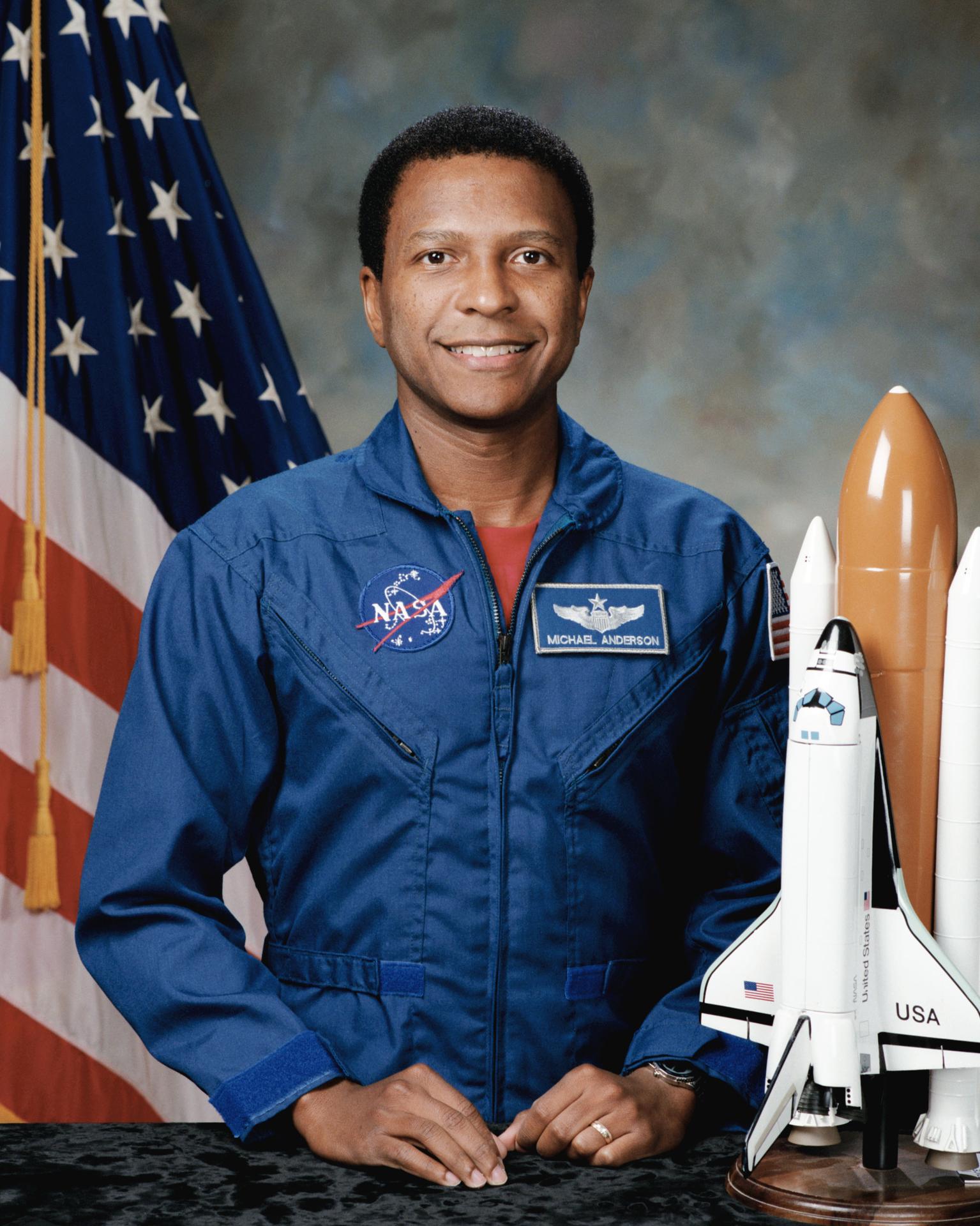 Michael P. Anderson; NASA arşivindeki astronot portresi.