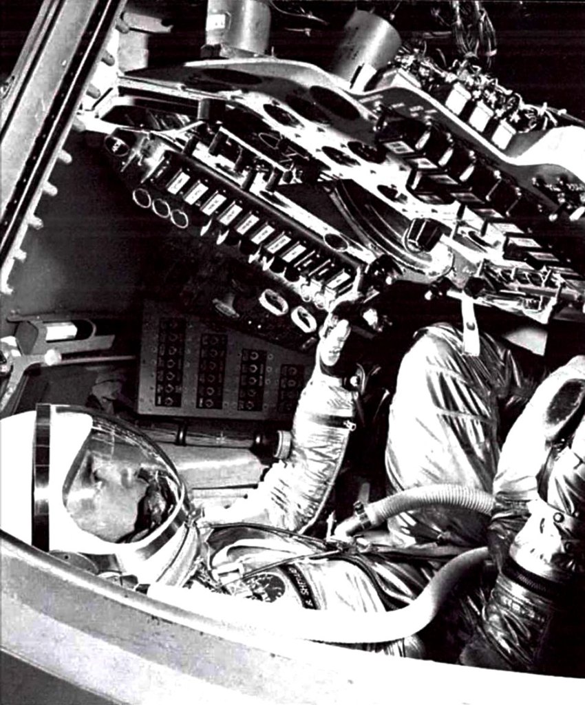 Alan Shepard, NASA arşiv fotoğrafında uçuş eğitimi sırasında.