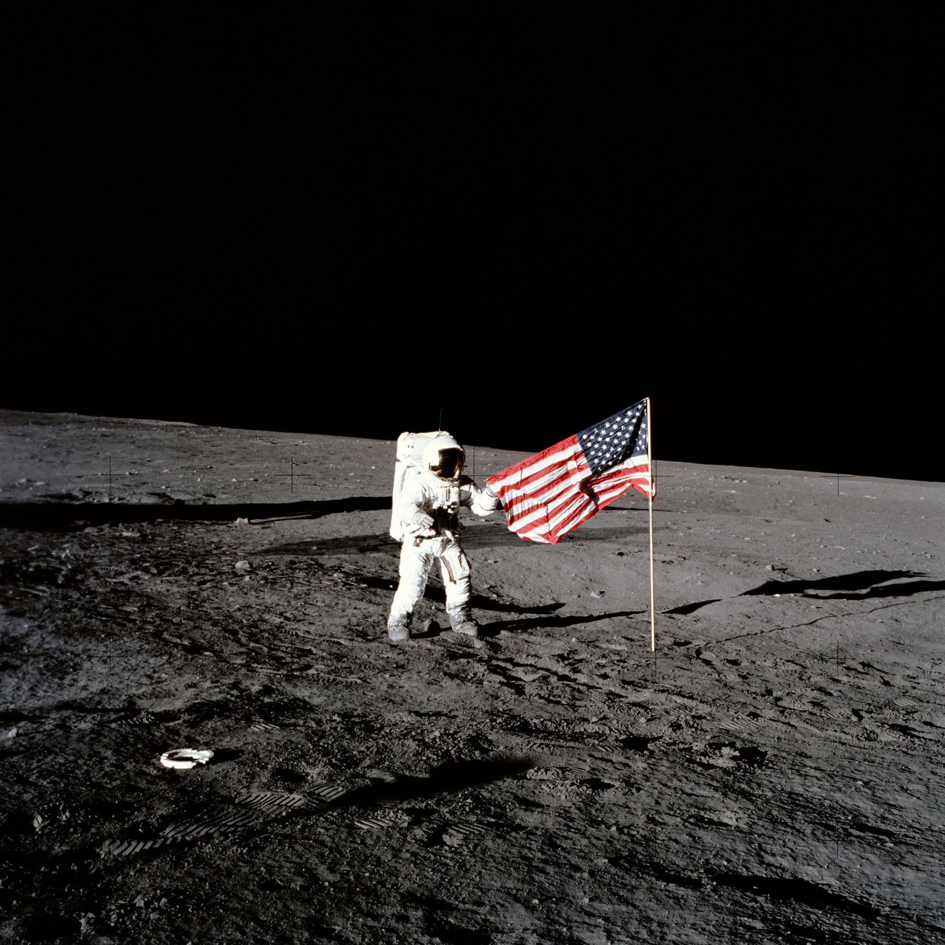 Pete Conrad, Apollo 12 sırasında Ay yüzeyinde, 19 Kasım 1969.