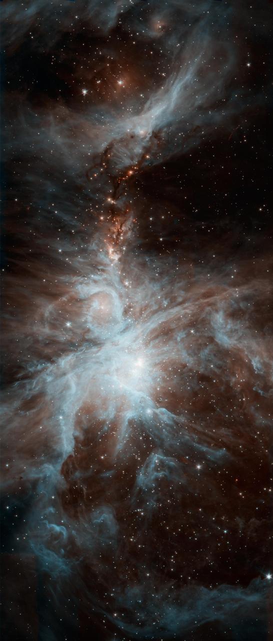 Spitzer Uzay Teleskobu'nun Orion Bulutsusu kızılötesi görüntüsü. 3,6 mikrometrelik ışık mavi, 4,5 mikrometrelik ışık turuncu gösterilmiştir; gözle görülen doğal renkler değildir (PIA13005).